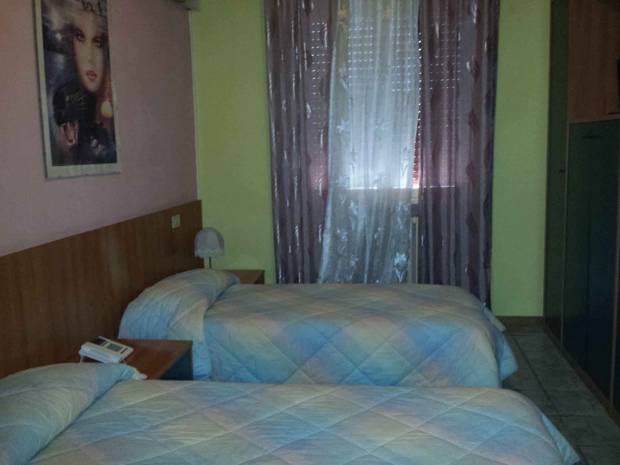 Hotel Stazione Паратико Экстерьер фото